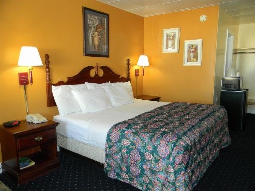 Fairfax Motel image 1