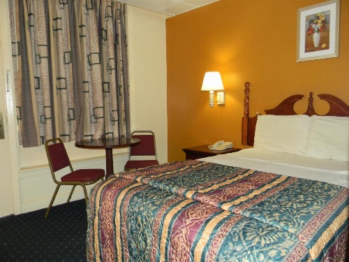 Fairfax Motel image 9